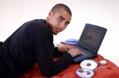 wow trézéguet tchatch et pour tant il a un beau morçeau loool